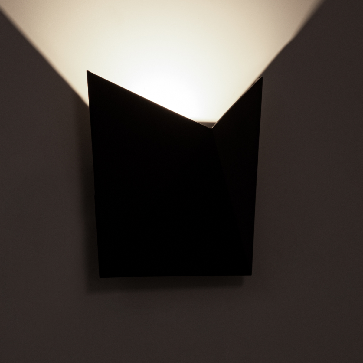 GLOBOSTAR® STEALTH 60523 Μοντέρνο Φωτιστικό Τοίχου - Απλίκα LED 10W 1100lm 60° AC 220-240V Αδιάβροχο IP65 Φυσικό Λευκό 4500K - Bridgelux COB Chip & TÜV SÜD Driver - Μαύρο Ματ - Μ17 x Π7.5 x Υ17cm - 5 Χρόνια Εγγύηση - Image 8