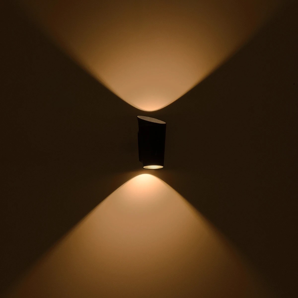 GLOBOSTAR® GANETTI 60671 Μοντέρνο Φωτιστικό Τοίχου - Απλίκα LED 10W 1250lm 60° AC 220-240V Αδιάβροχο IP65 Θερμό Λευκό 2700K - Bridgelux COB Chip & TÜV SÜD Driver - Μαύρο Ματ - Μ9.5 x Π11 x Υ19cm - 5 Χρόνια Εγγύηση - Image 8