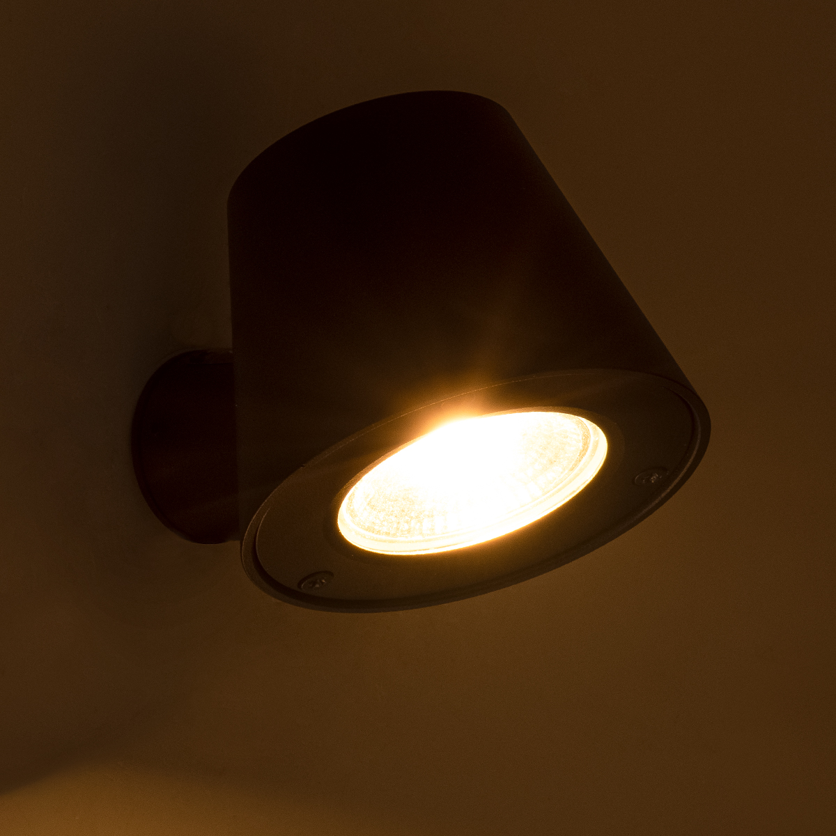 GLOBOSTAR® GARDENIA 60799 Μοντέρνο Φωτιστικό Τοίχου - Απλίκα LED 7W 700lm 60° AC 220-240V Αδιάβροχο IP65 Θερμό Λευκό 2700K - Bridgelux COB Chip & TÜV SÜD Driver - Μαύρο Ματ - Μ9.5 x Π13 x Υ7.7cm - 5 Χρόνια Εγγύηση - Image 8
