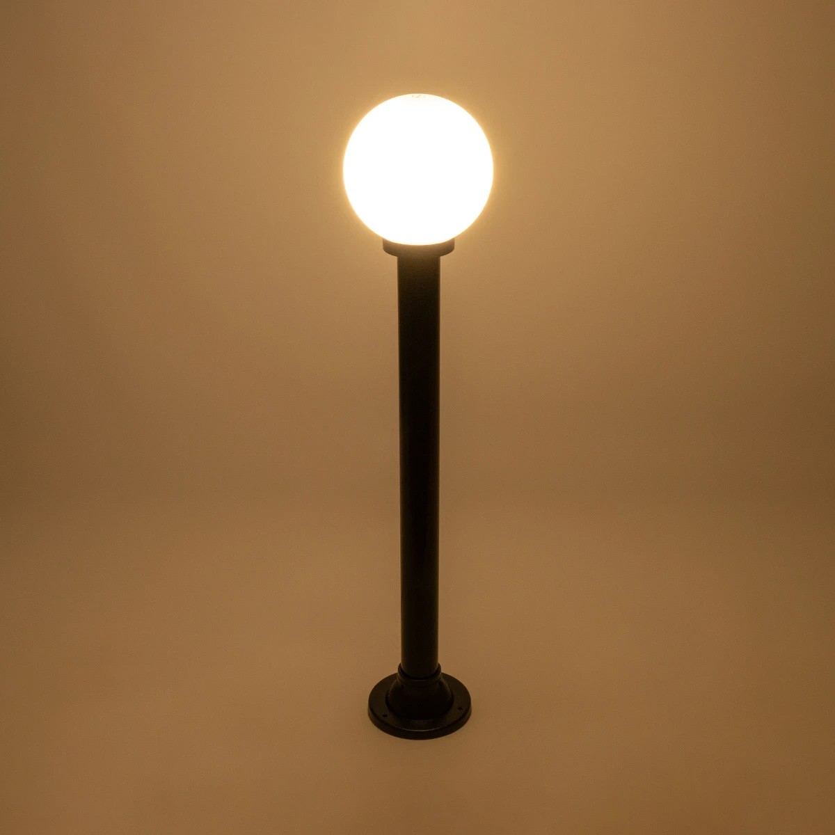 GLOBOSTAR® AGROS 61596 Φωτιστικό Κολωνάκι Κήπου με Ντουί 1 x E27 AC 220-240V Αδιάβροχο IP65 - Λευκό & Μαύρο - Μ20 x Π20 x Υ100cm - Image 3