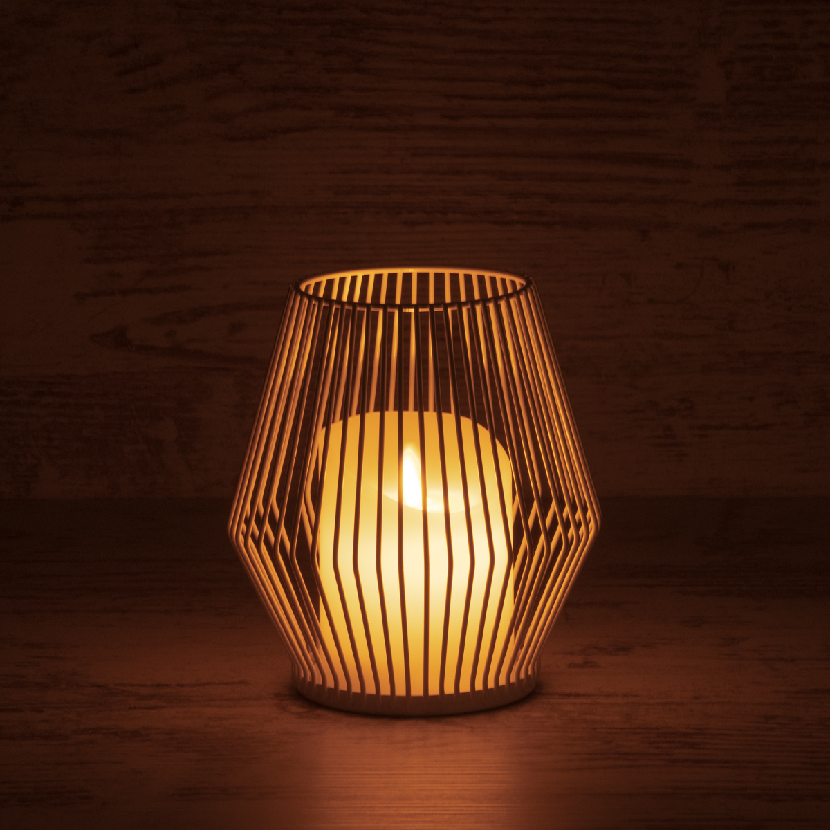 GloboStar® CANDLE 76488 Διακοσμητικό Realistic Κερί με LED Εφέ Κινούμενης Φλόγας - Μπαταρίας 2 x AA (Δεν Συμπεριλαμβάνονται) & Ασύρματο Χειριστήριο IR Θερμό Λευκό 2700K Dimmable Λευκό Φ14 x Υ16cm - Image 6