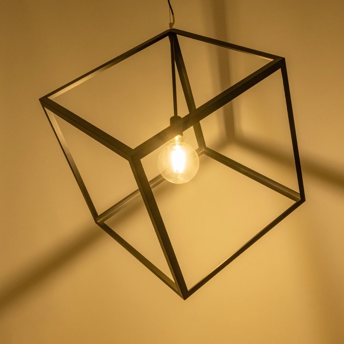 GLOBOSTAR® CUBE 999-0215 Μοντέρνο Κρεμαστό Φωτιστικό Οροφής με Ντουί 1 x E27 AC 220-240V IP20 - Μαύρο - Μ70 x Π70 x Υ87cm - Image 2