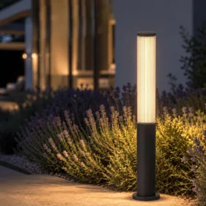 GLOBOSTAR® CYLIS GLB-103-0014 Φωτιστικό Κολωνάκι Κήπου LED 15W 1350lm 360° AC 220-240V Αδιάβροχο IP65 Θερμό Λευκό 2700K - Sanan SMD Chip - Μαύρο Ματ - Μ13 x Π13 x Υ80cm - 3 Χρόνια Εγγύηση