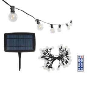 GLOBOSTAR® TWILIGHT 79668 Μοντέρνο Φωτιστικό Κήπου Γιρλάντα 10.5m με 30 Λάμπες & IR Ασύρματο Χειριστήριο LED 18W 1620lm 360° DC 3.7V με Φωτοβολταϊκό Panel 5.5V 3W & Επαναφορτιζόμενη Μπαταρία Li-ion 3.6V 2x18650 4400mAh Αδιάβροχο IP65 Θερμό Λευκό 2700Κ Dimmable - Sanan SMD Chip - Μαύρο & Διάφανο - Μ1050 x Π4 x Υ7cm - 2 Χρόνια Εγγύηση